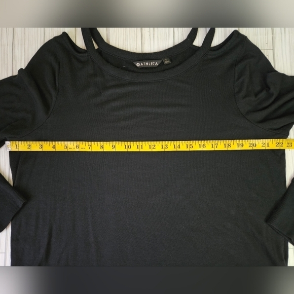 Athleta Cut Out Ribbed Crewneck Sweater in Black Size Large - Picture 4 of 8